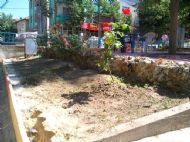 Çarşı meydanında Belediyemize ait parktaki çalışmalar devam ediyor.