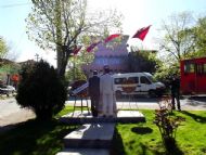 23 Nisan Etkinlikleri Kapsamında Atatürk Anıtına çelenkler konuldu.