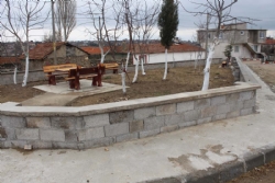 Mehmetçavuş Mahallesi Cami Sokak üzerinde bulunan yeşil alanda düzenlemeler yapıldı...